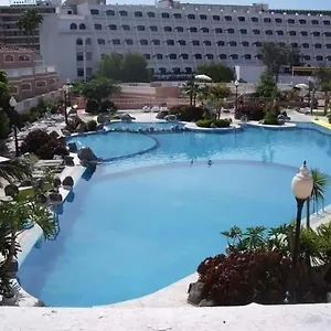 casa-espaciosa-con-vistas-al-mar-y-piscina.adeje-hotels.com/